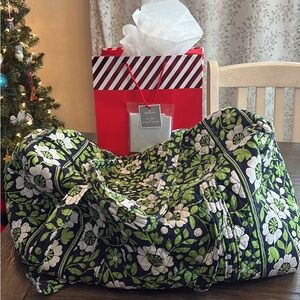 Vera Bradley xl weekender bag d1